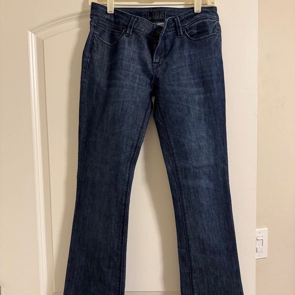 Jeans - Picture 1 of 2